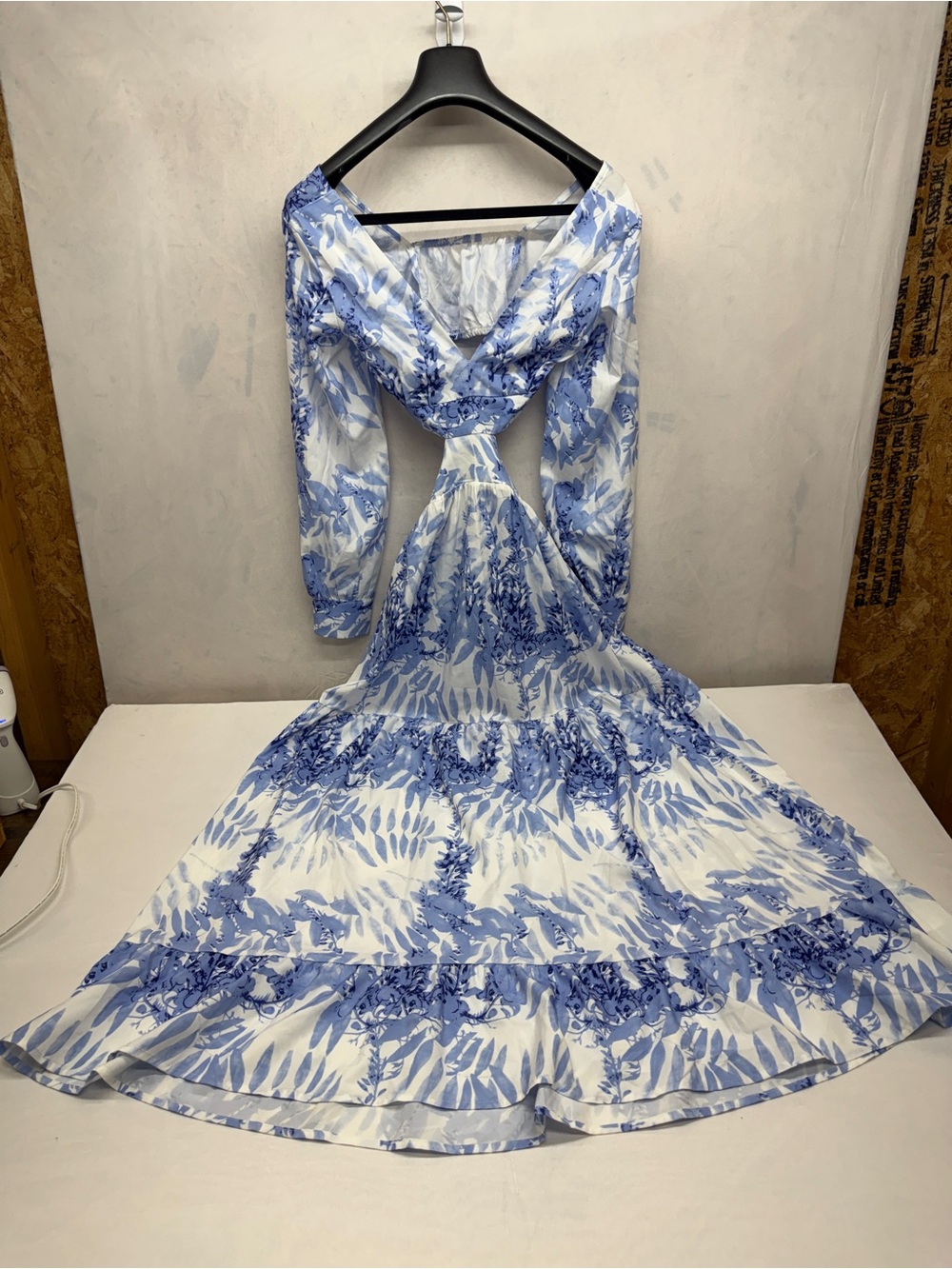 Lyaner Floral Maxi Dress with Cutout Back